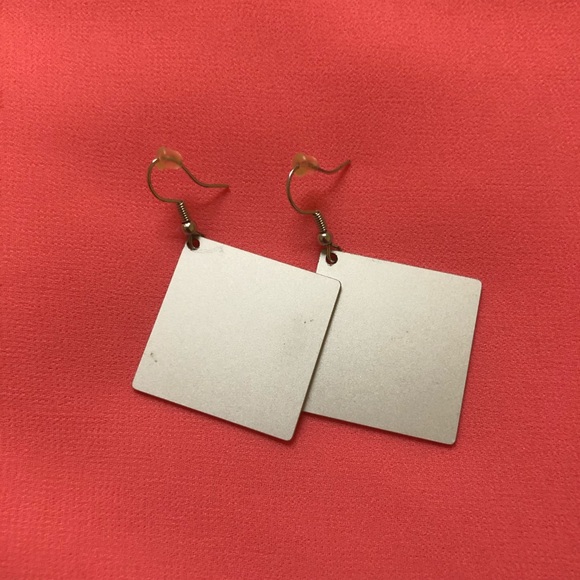 🌈 Square Silver Earrings - Picture 3 of 3